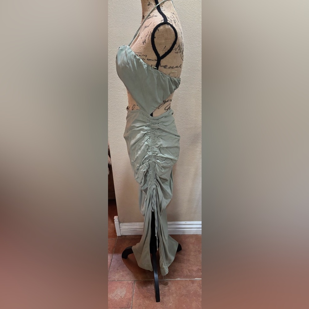 MABLE Maxi Dress Vacation Halter Side Slit dress olive green - Picture 3 of 5